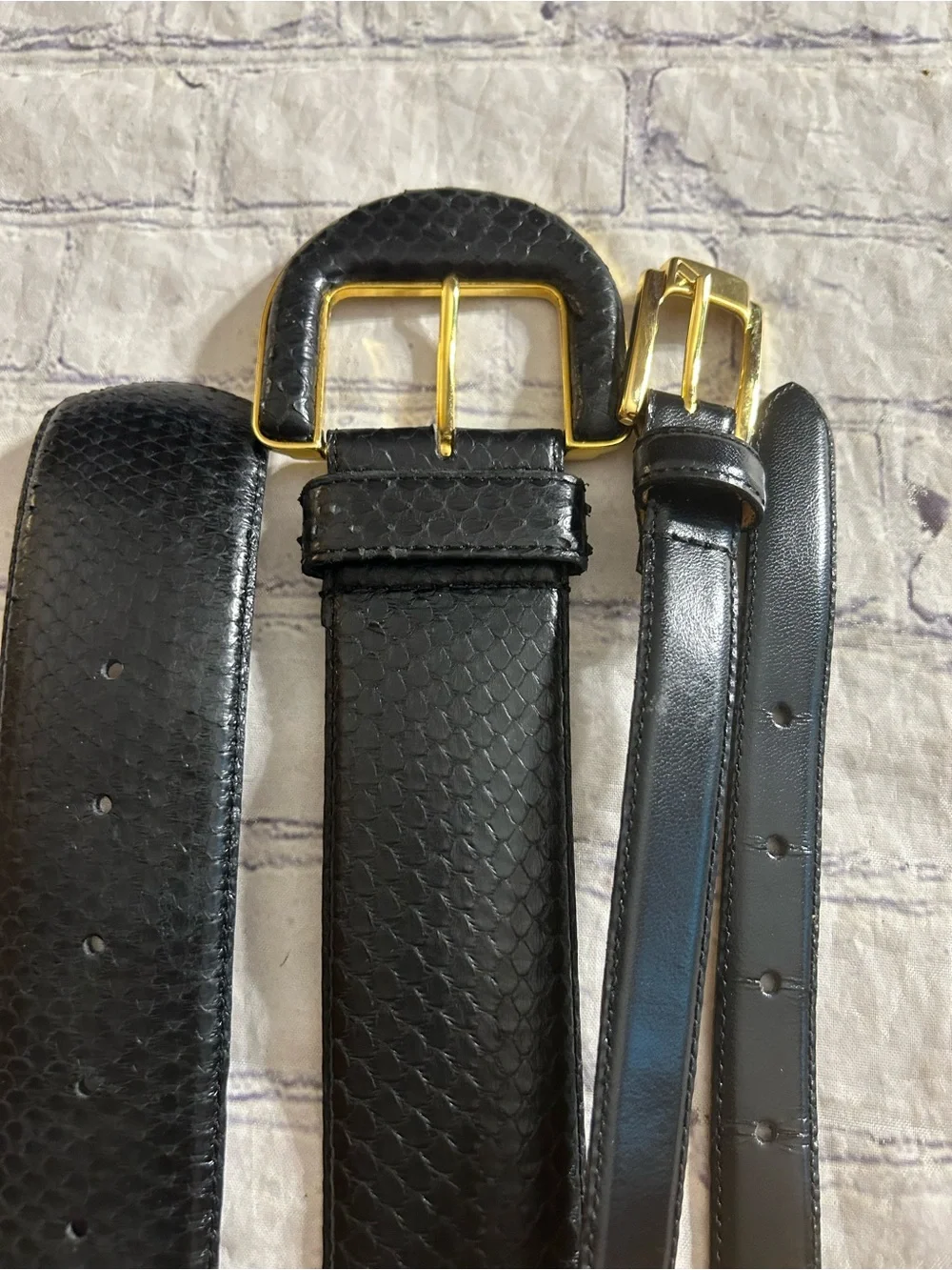 LIZ CLAIBORNE WIDE AND THIN BLACK LEATHER GOLD TONE BUCKLES WOMEN’S BELTS S&M